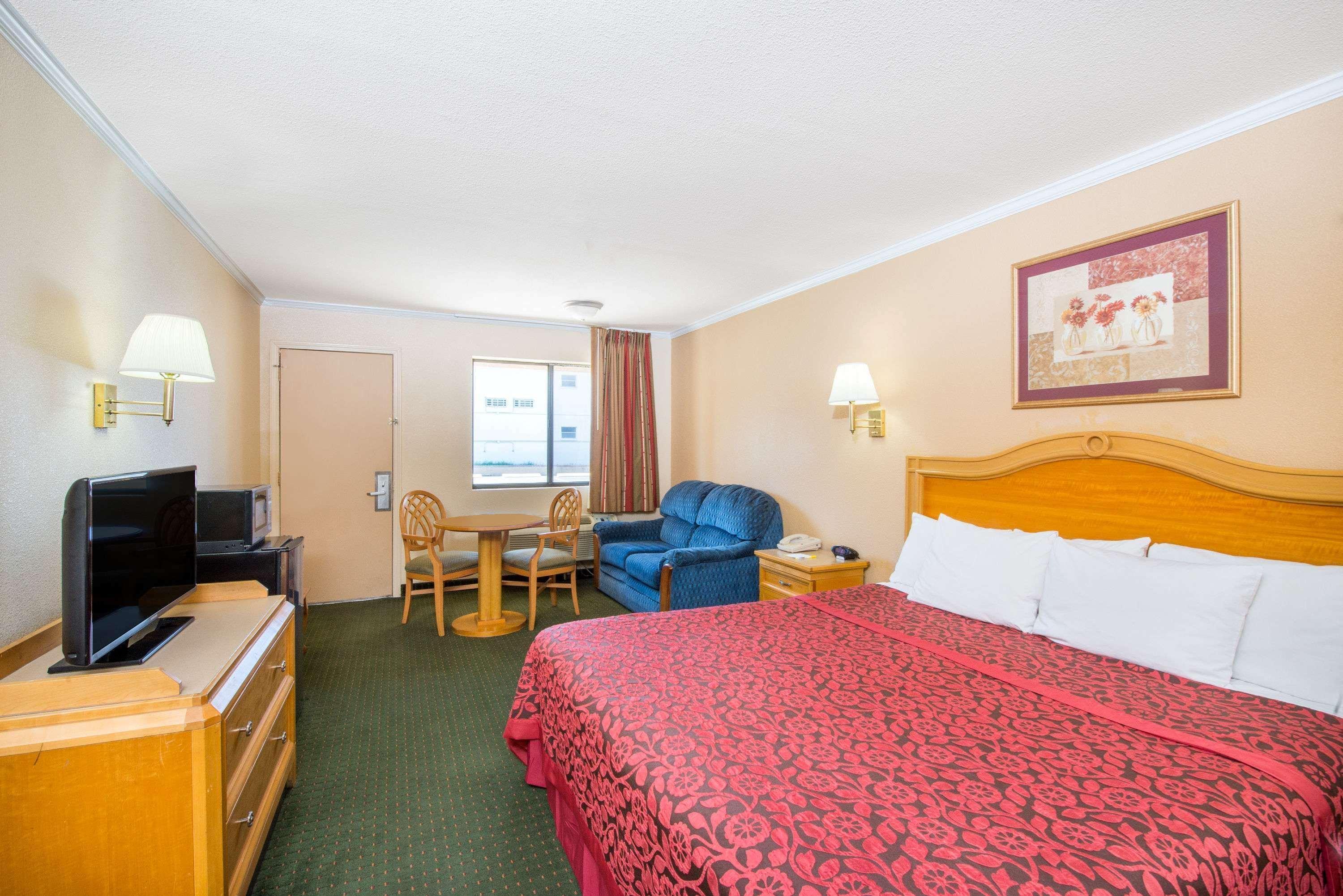 Days Inn By Wyndham Alamogordo White Sands Экстерьер фото