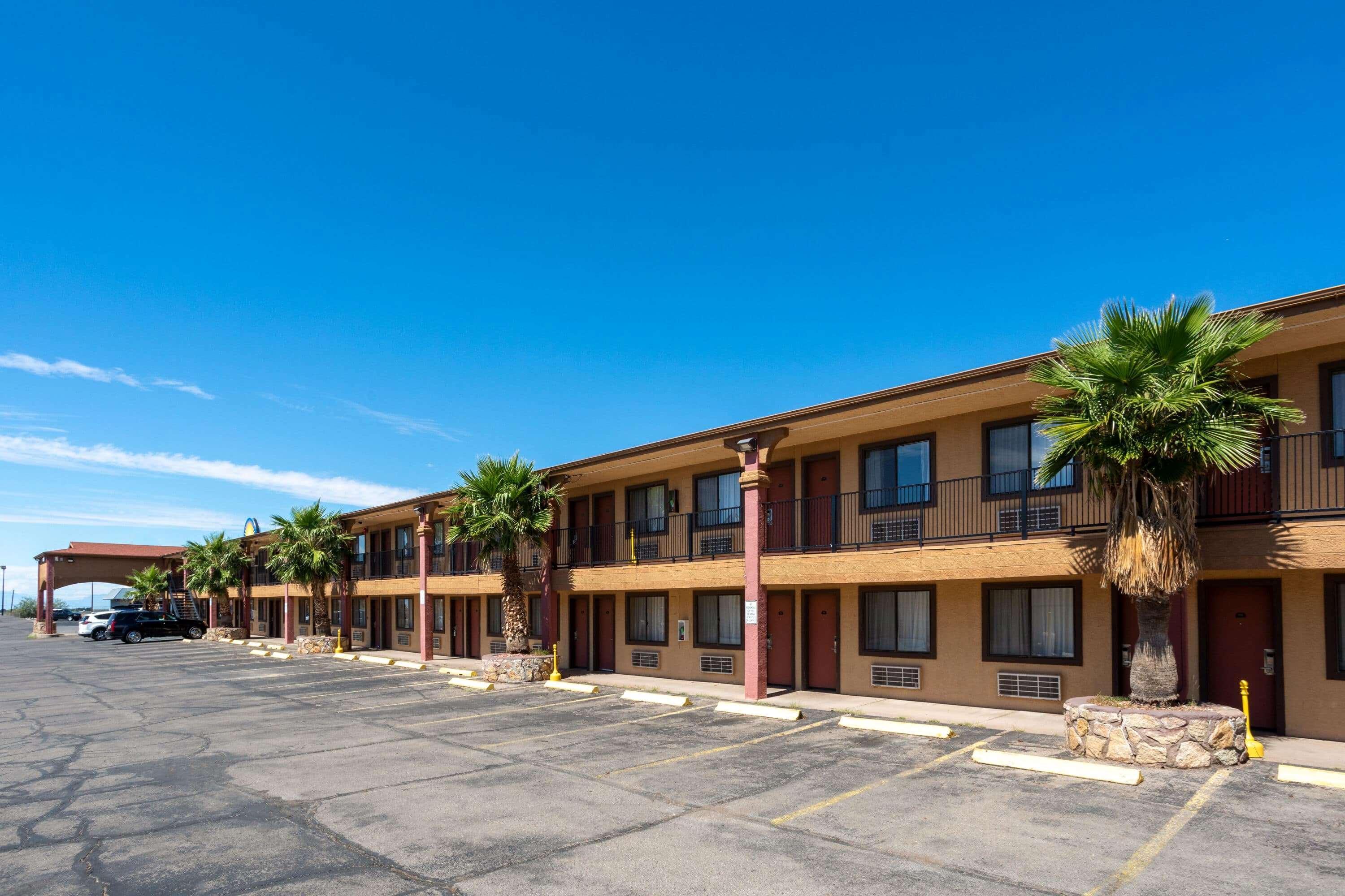 Days Inn By Wyndham Alamogordo White Sands Экстерьер фото