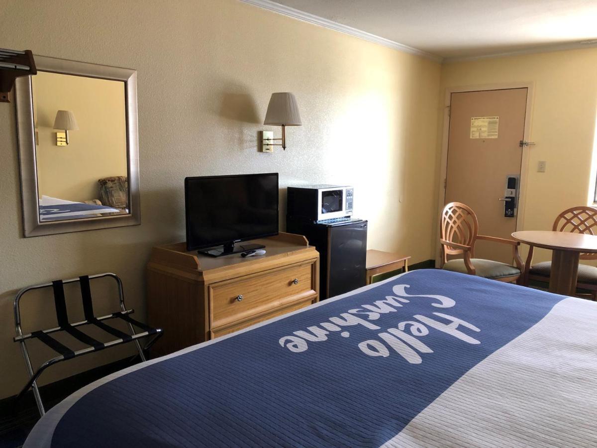 Days Inn By Wyndham Alamogordo White Sands Экстерьер фото