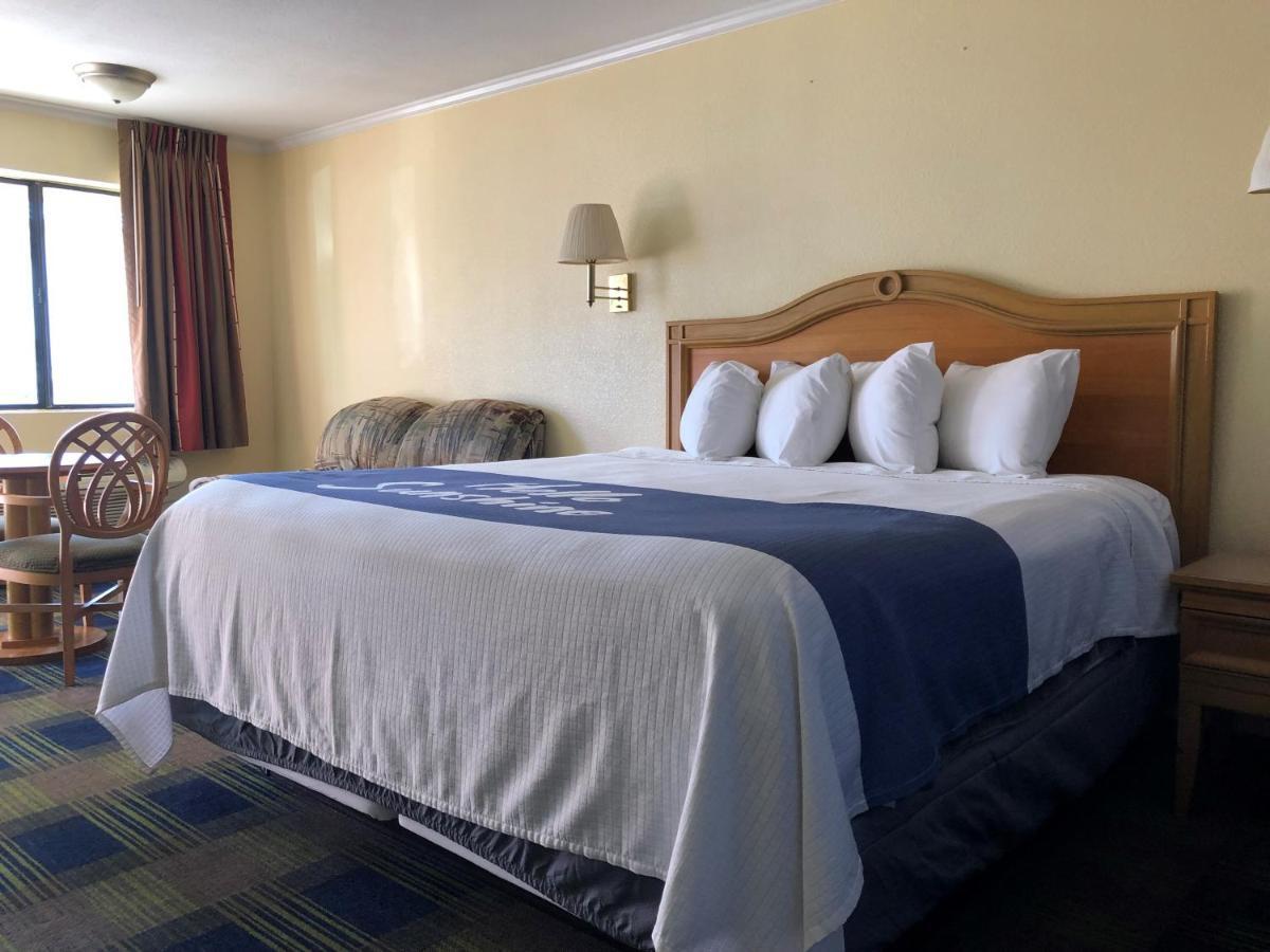 Days Inn By Wyndham Alamogordo White Sands Экстерьер фото
